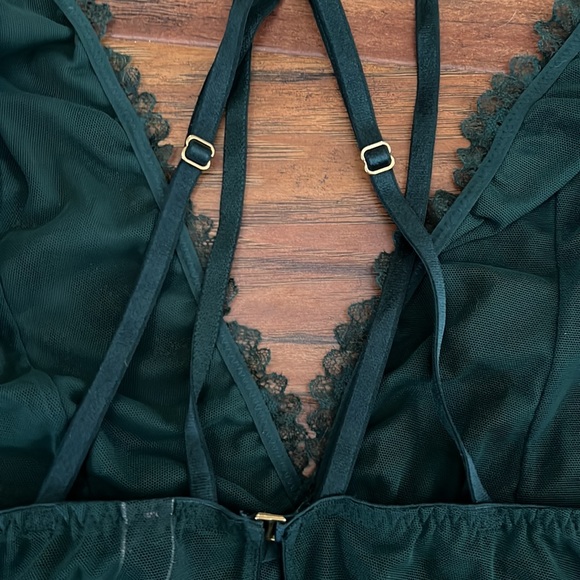 - Victoria’s Secret Plunge Strappy Lace Teddy One Piece Bodysuit- size lar… - Picture 14 of 16